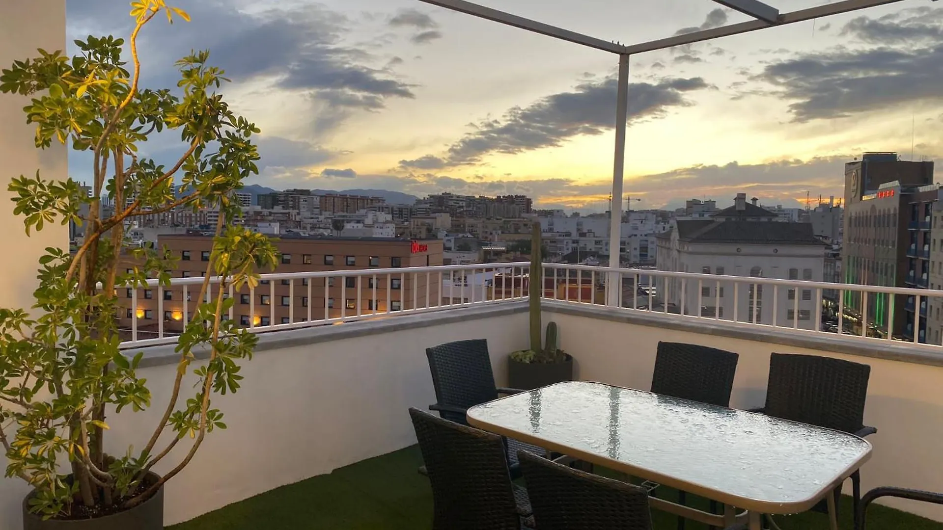 Penthouse Apartment Tribuna Center By Seric, Semana Santa Desde Tu Balcon Malaga Spain